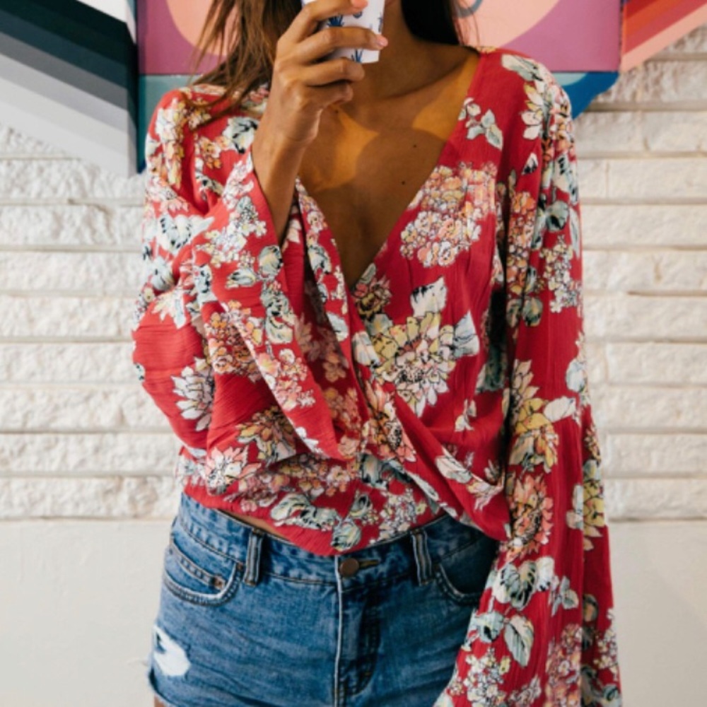 Long-sleeve floral Billabong shirt